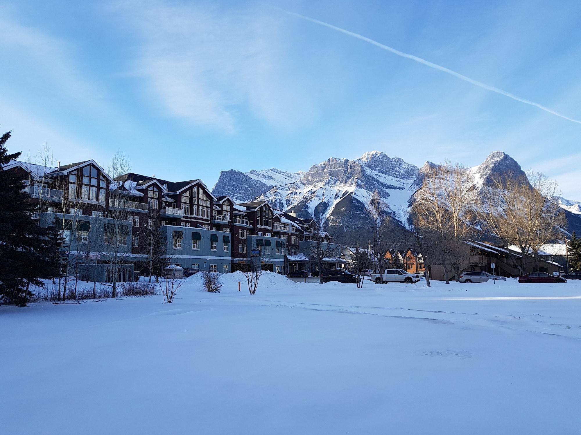 Sunset Mountain Inn Canmore Zewnętrze zdjęcie