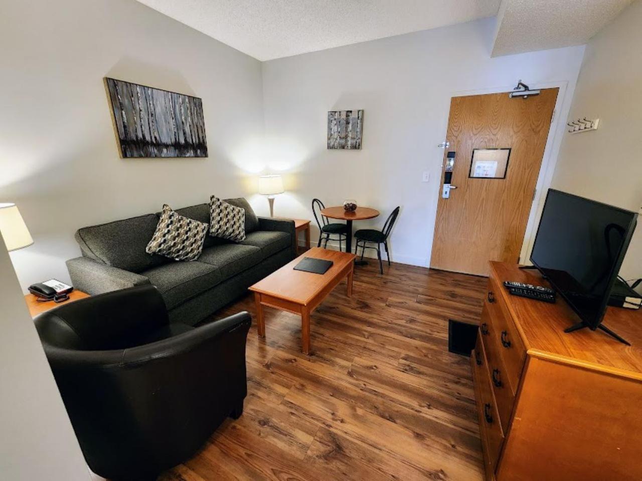 Sunset Mountain Inn Canmore Zewnętrze zdjęcie
