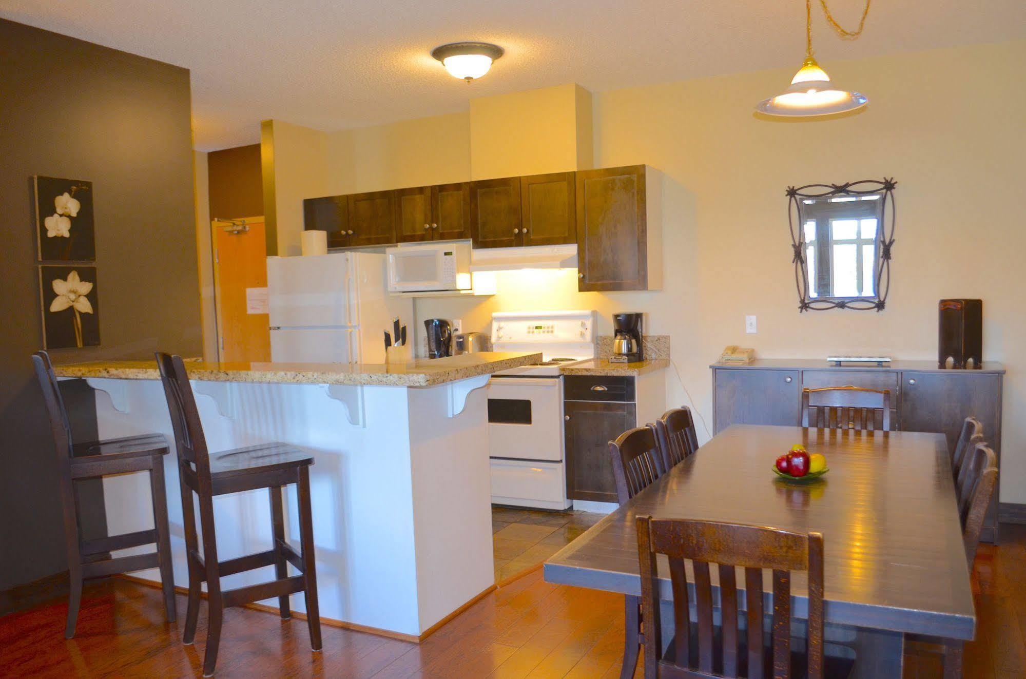 Sunset Mountain Inn Canmore Zewnętrze zdjęcie
